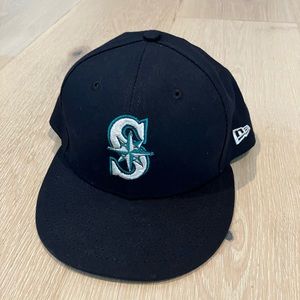 Seattle Mariners fitted hat size 7 1/2.
